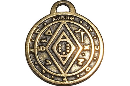 Amuleto de monedas para la buena suerte y la riqueza.