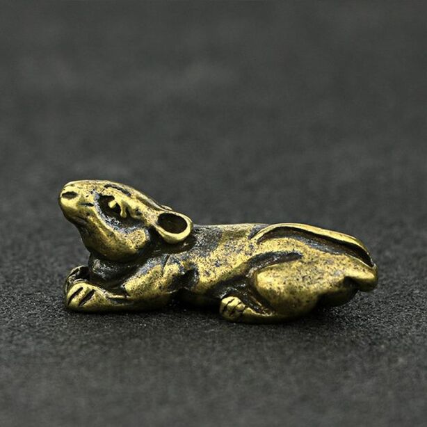 Símbolo decorativo del ratón de buena suerte y prosperidad.